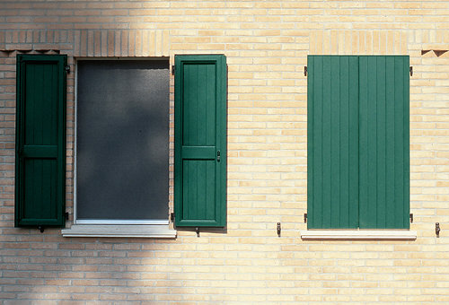 Scuretto in tinta verde.